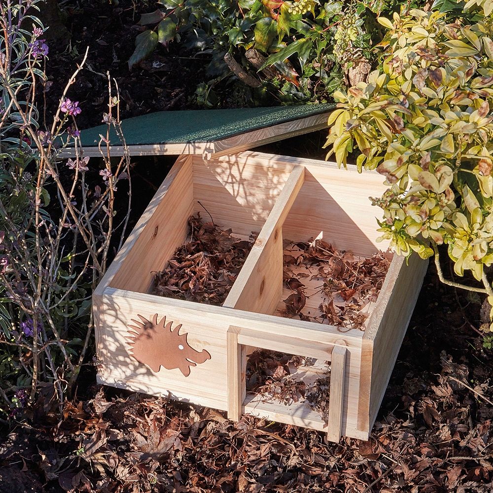 garden-life-hedgehog-house-thompson-morgan